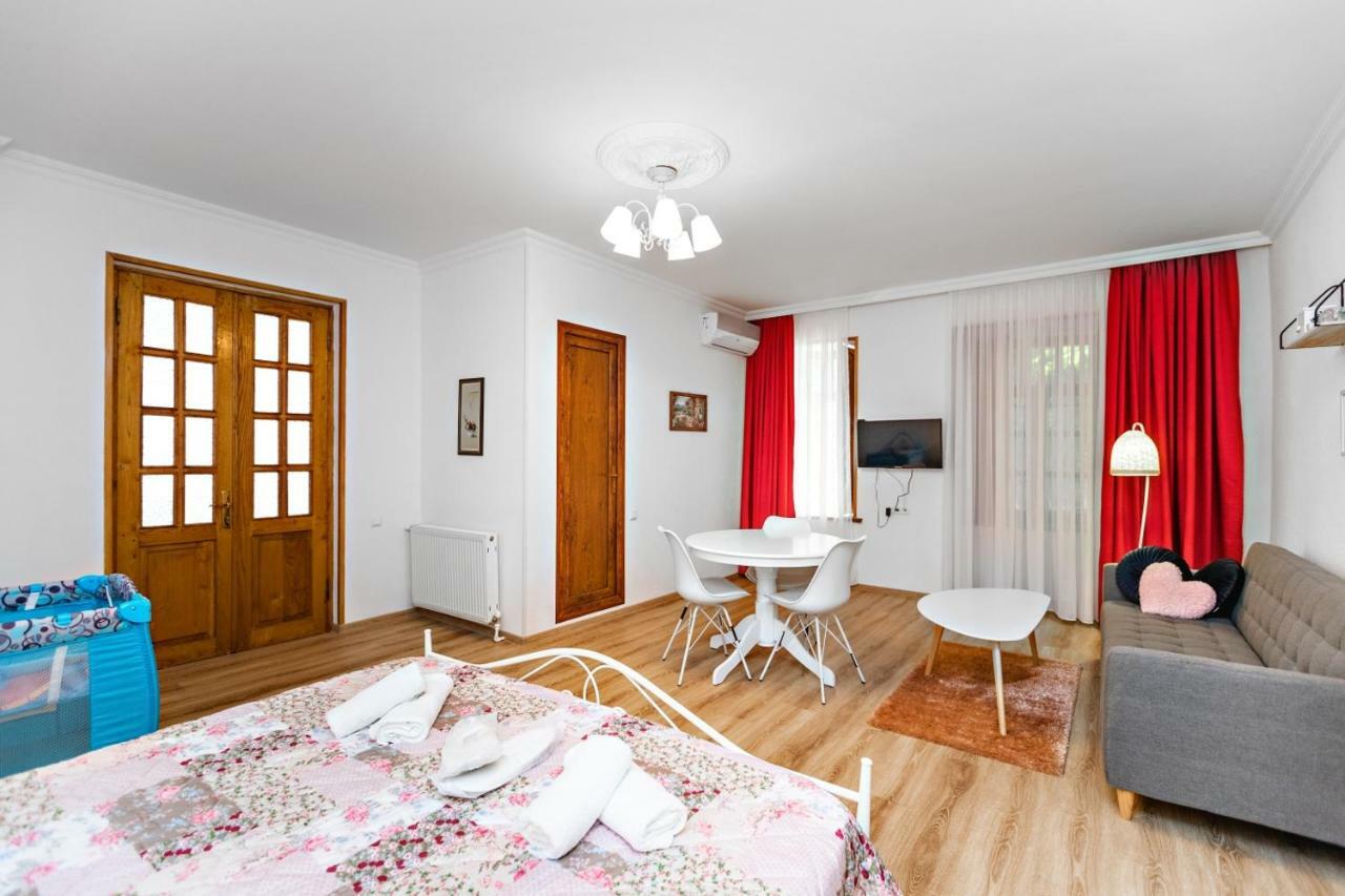 טביליסי Guest House Nana מראה חיצוני תמונה